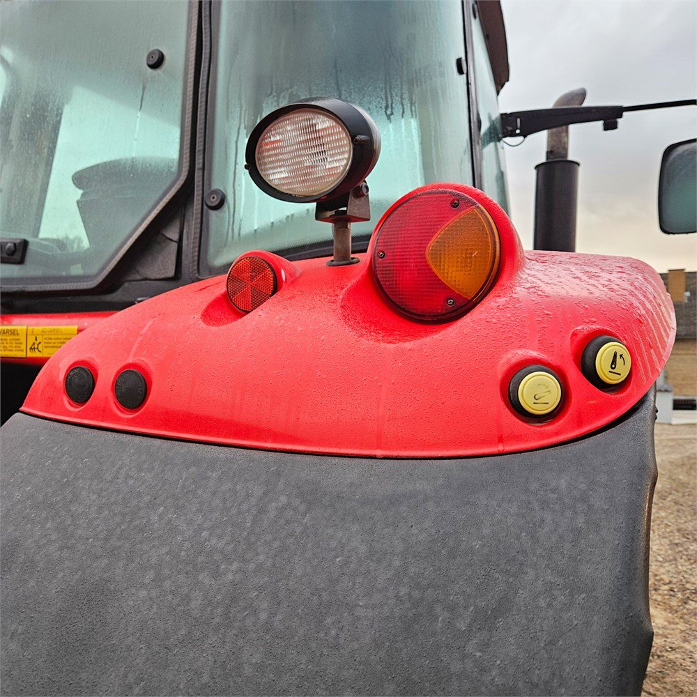 massey ferguson 6465 dyna 6 – 120 ch – 8 053 h – 2006