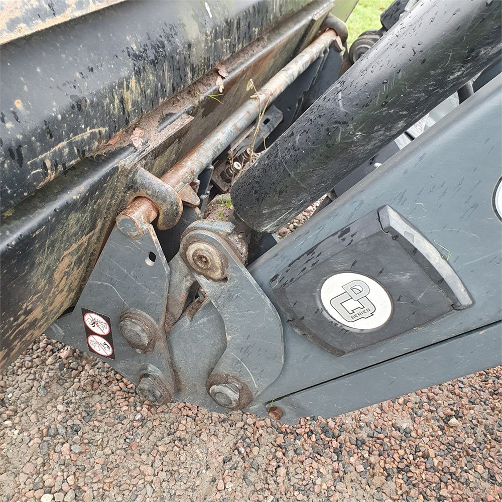 deutz fahr agrotron ttv 1145 – 140 ch – 2003 – 8 250 h