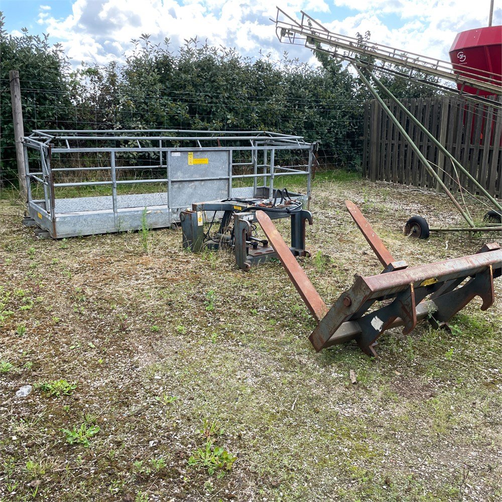 new holland lm 1740 – 17 m – 5 200 h – 2003