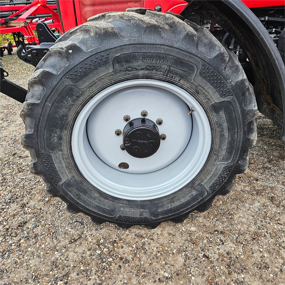 massey ferguson 6465 dyna 6 – 120 ch – 8 053 h – 2006