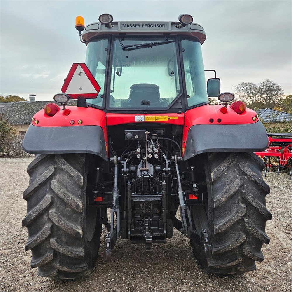 massey ferguson 6465 dyna 6 – 120 ch – 8 053 h – 2006
