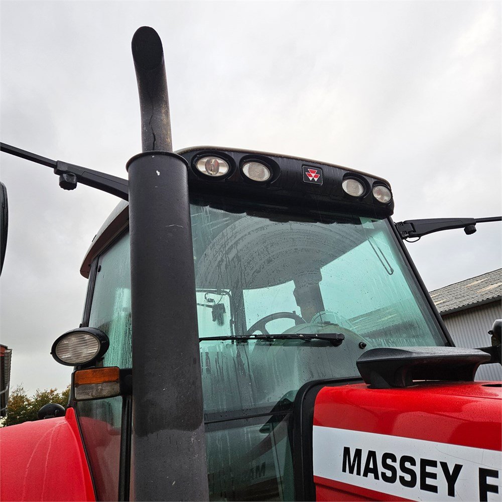 massey ferguson 6465 dyna 6 – 120 ch – 8 053 h – 2006