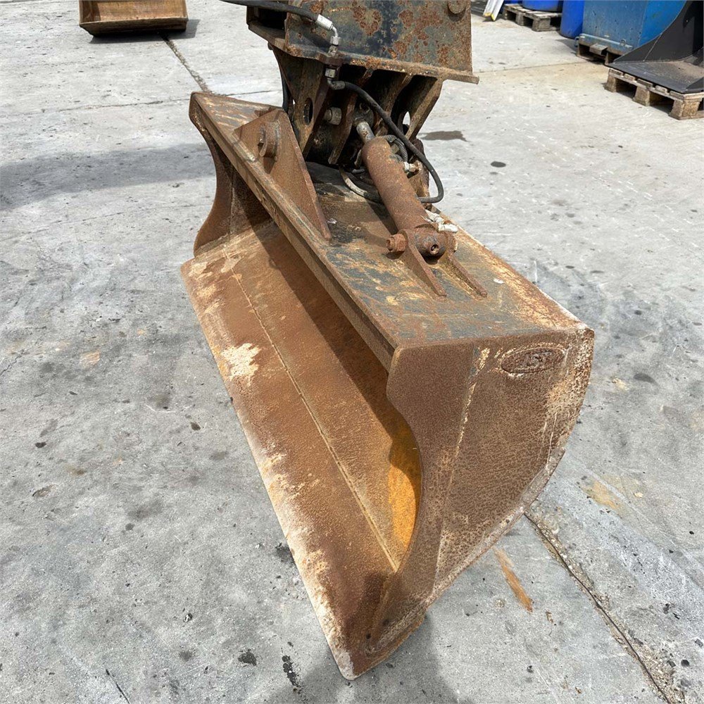 komatsu pc88mr 8 8t8 5 250 h 2014