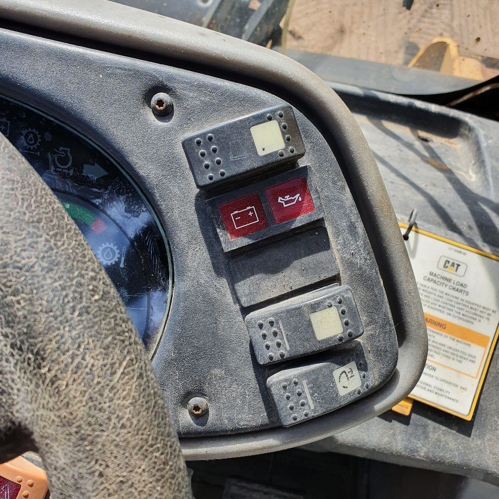 caterpillar th350b – 11 m – 3 450 h – 2004