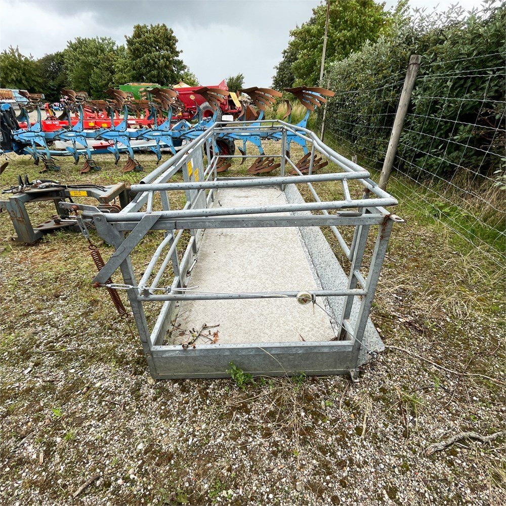 new holland lm 1740 – 17 m – 5 200 h – 2003