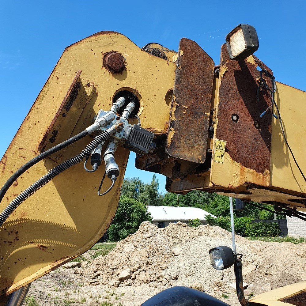 caterpillar th350b – 11 m – 3 450 h – 2004