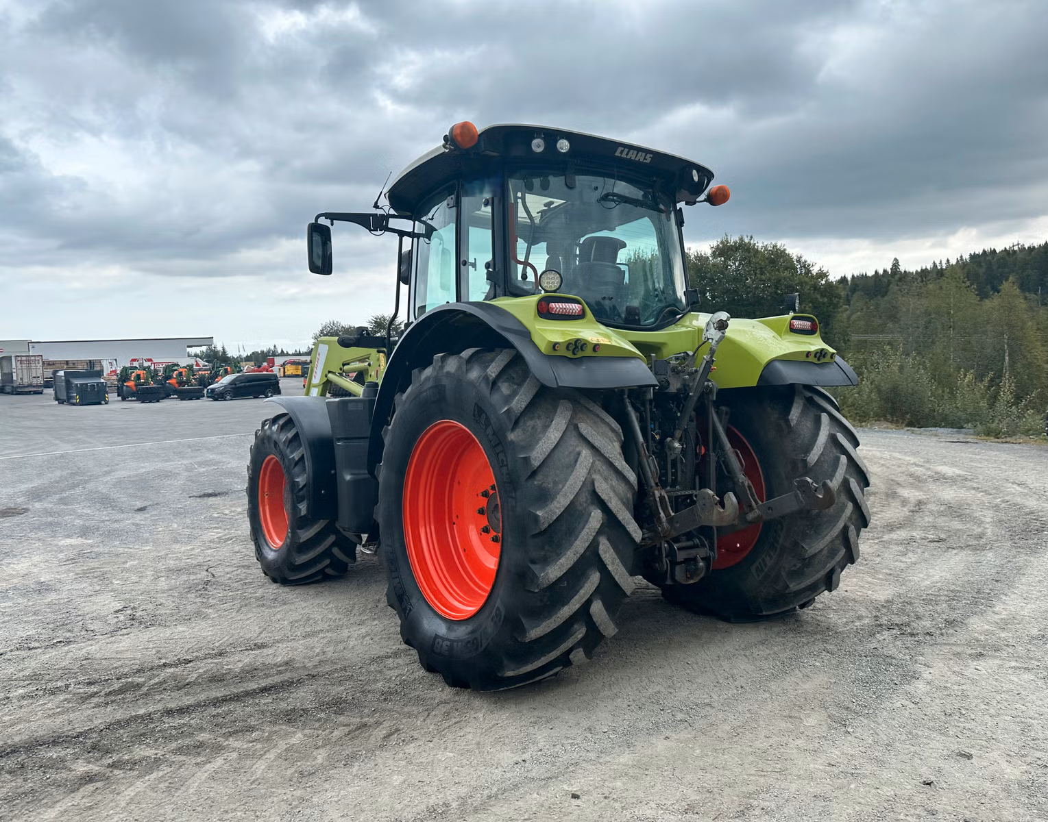 claas arion 650 – 175 ch – 5 990 h – 2013