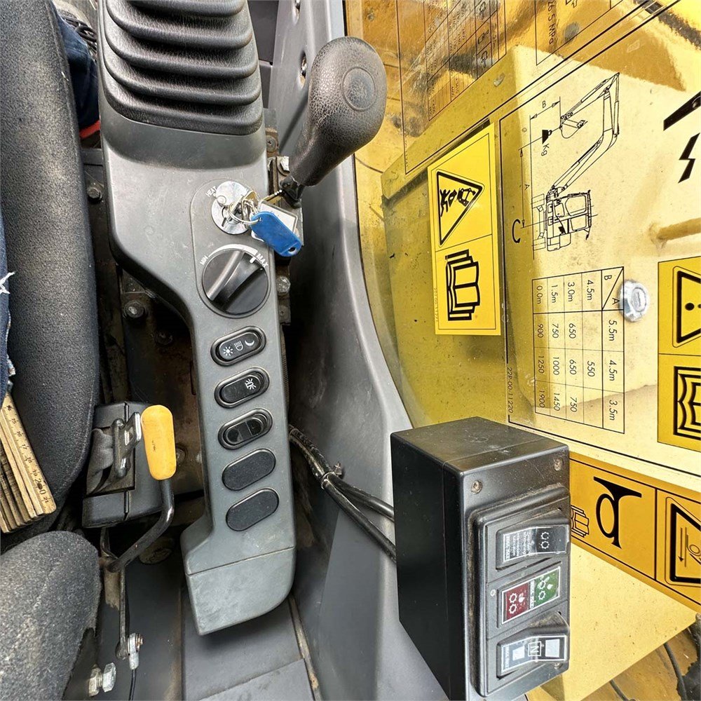 komatsu pc88mr 8 8t8 5 250 h 2014