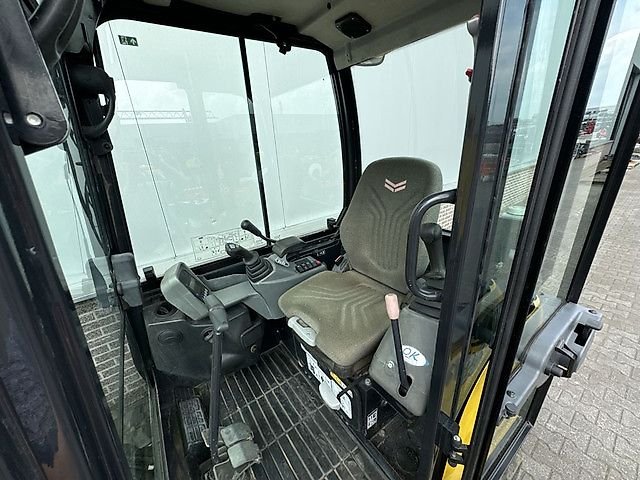 yanmar sv26 – 2t7 – 1 512 h – 2017