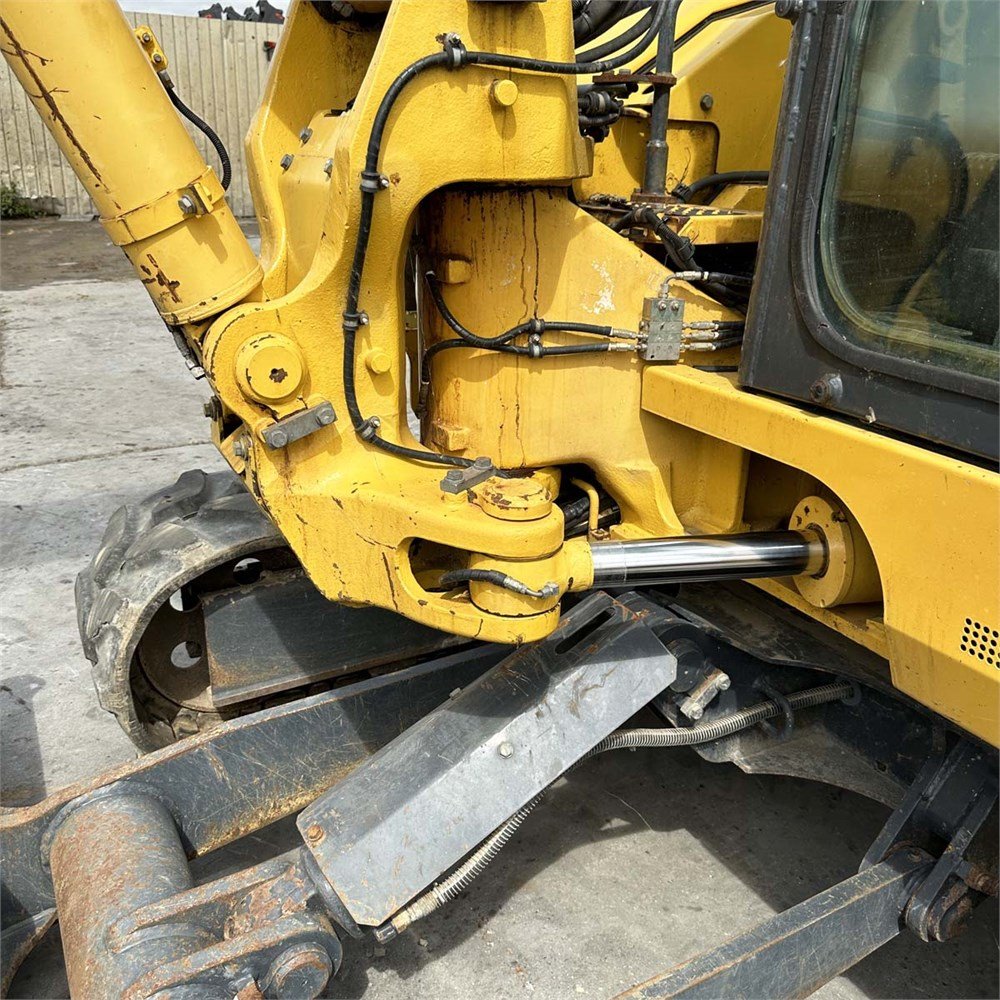 komatsu pc88mr 8 8t8 5 250 h 2014