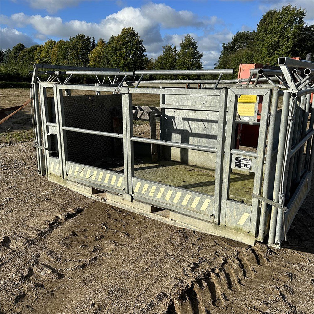 manitou mt 1740 – 17 m – 6 407 h – 2004