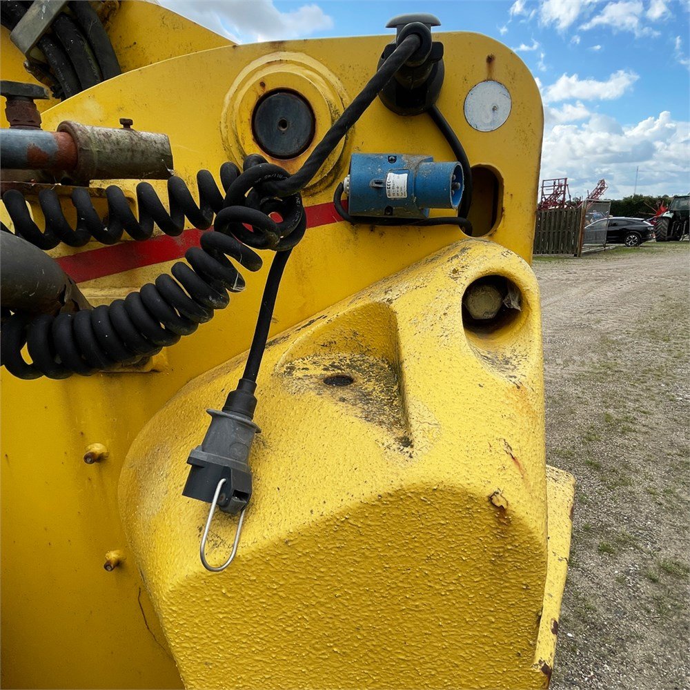 new holland lm 1740 – 17 m – 5 200 h – 2003