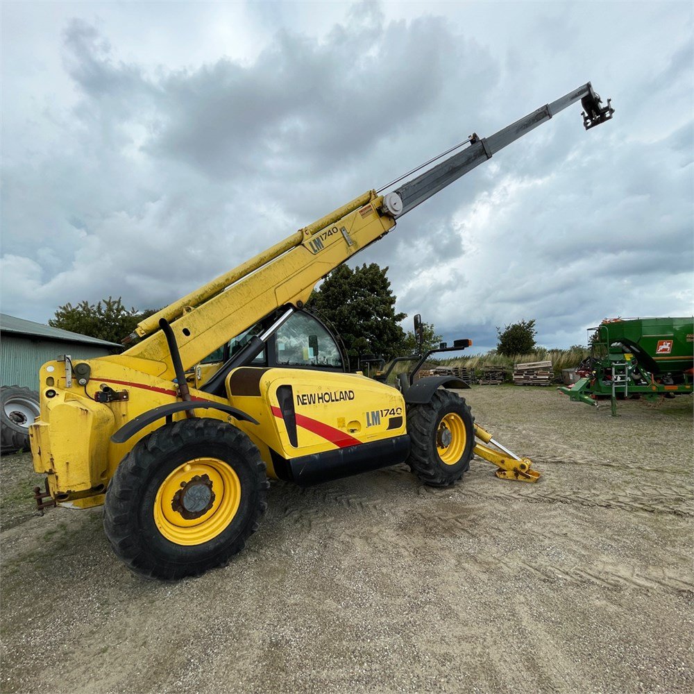 new holland lm 1740 – 17 m – 5 200 h – 2003