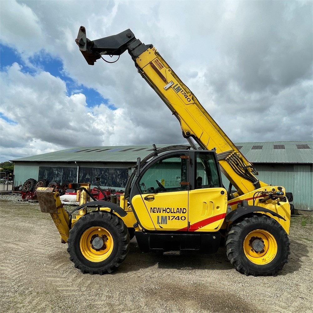 new holland lm 1740 – 17 m – 5 200 h – 2003