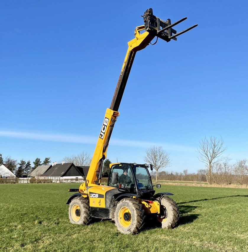 jcb 531 70 – 7 m – 2 179 h – 2010
