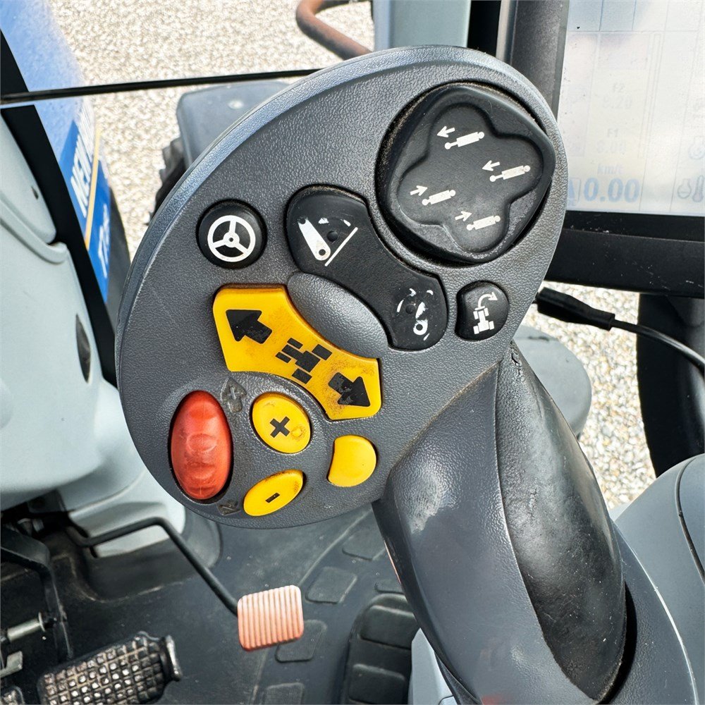 new holland t 7.250 auto command – 200 ch – 2012 – 7 775 h