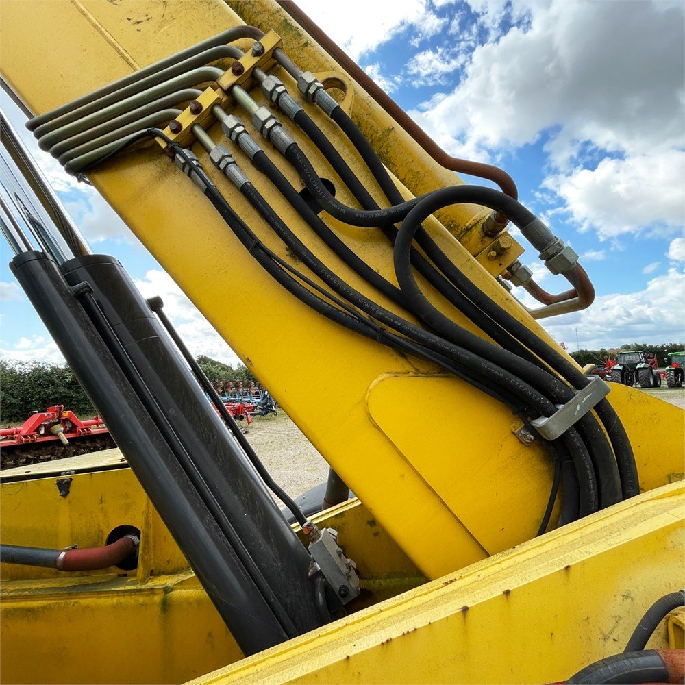 new holland lm 1740 – 17 m – 5 200 h – 2003