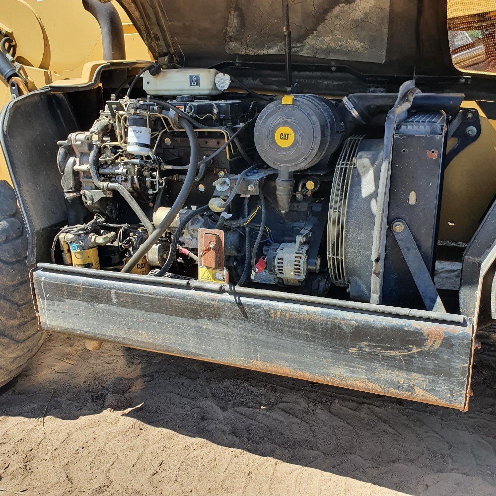 caterpillar th350b – 11 m – 3 450 h – 2004