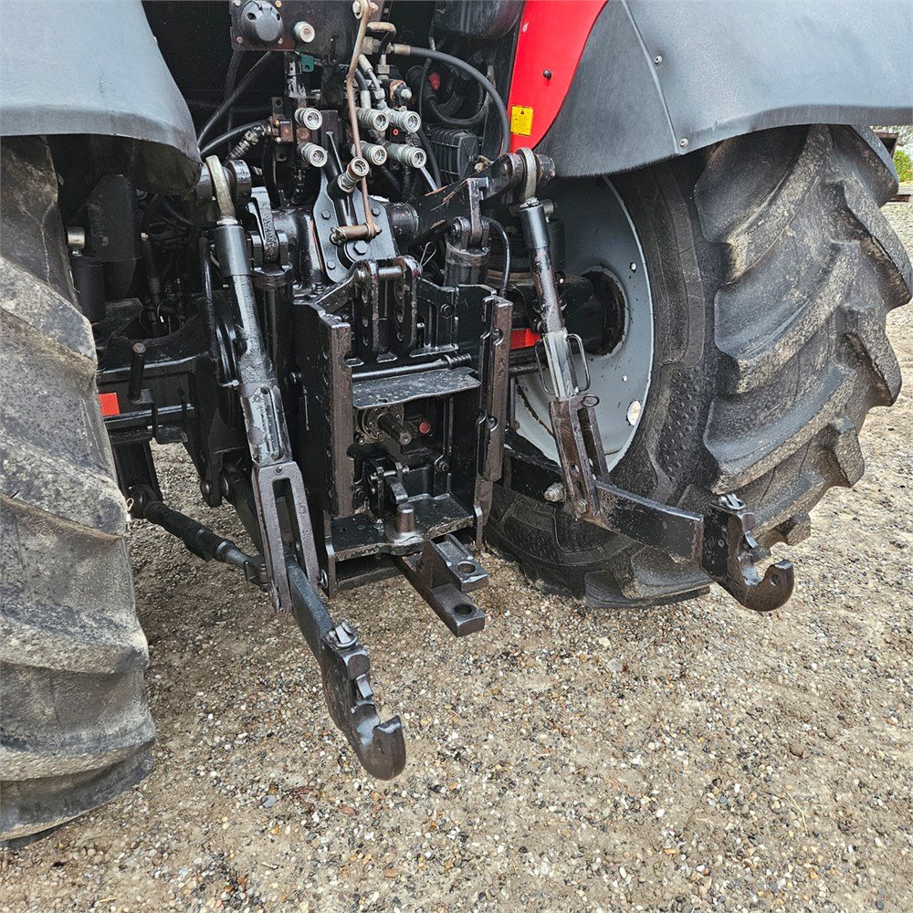 massey ferguson 6465 dyna 6 – 120 ch – 8 053 h – 2006