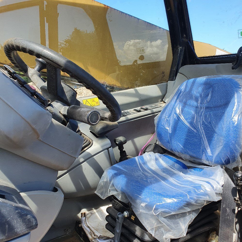 caterpillar th350b – 11 m – 3 450 h – 2004