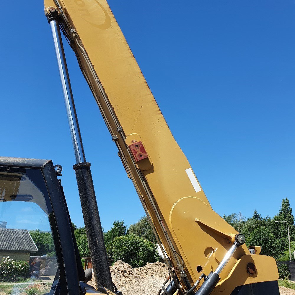 caterpillar th350b – 11 m – 3 450 h – 2004