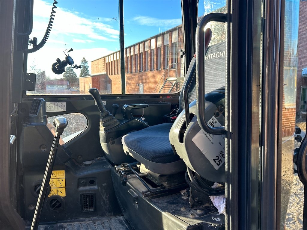 hitachi zx30u 2 – 3t2 – 2 778 h – 2009