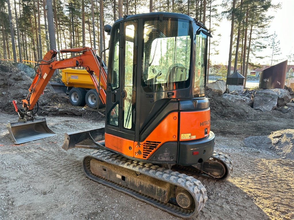 hitachi zx30u 2 – 3t2 – 2 778 h – 2009