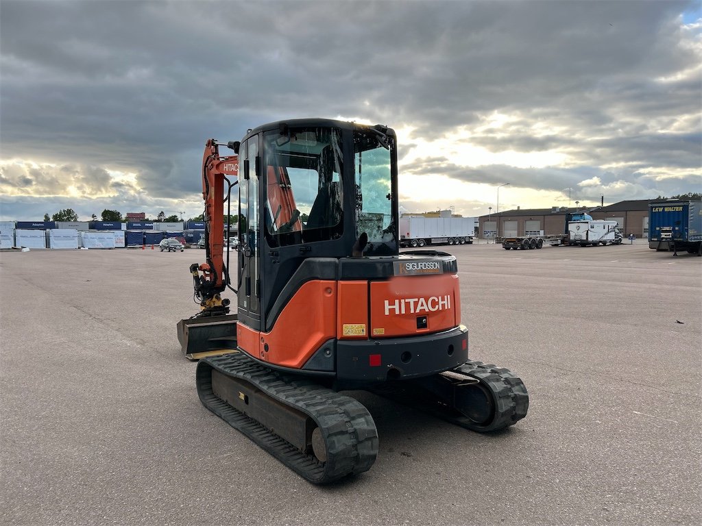 hitachi zx52u 5t5 5 541 h 2010