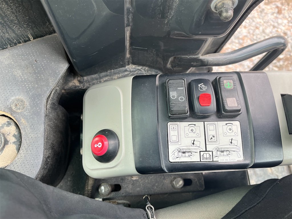 komatsu pc55mr 3 – 5t4 – 4 244 h – 2014