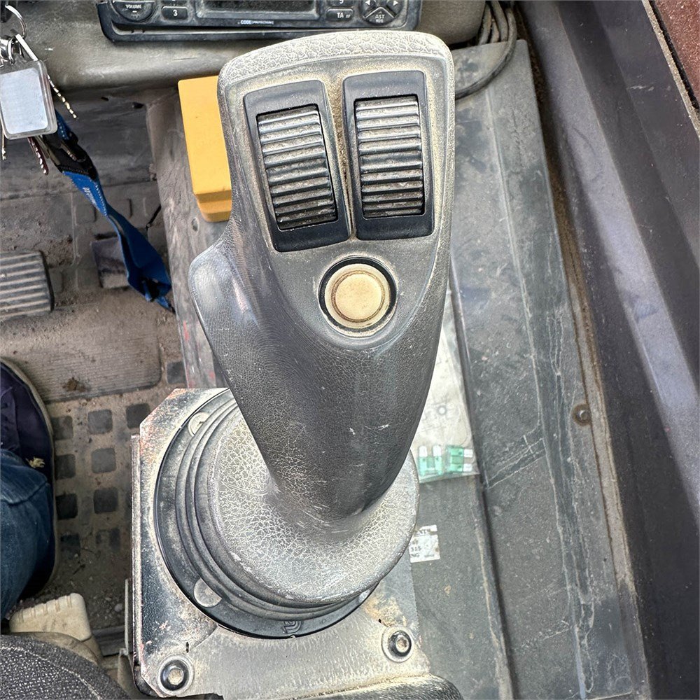 manitou mt 1740 – 17 m – 6 407 h – 2004