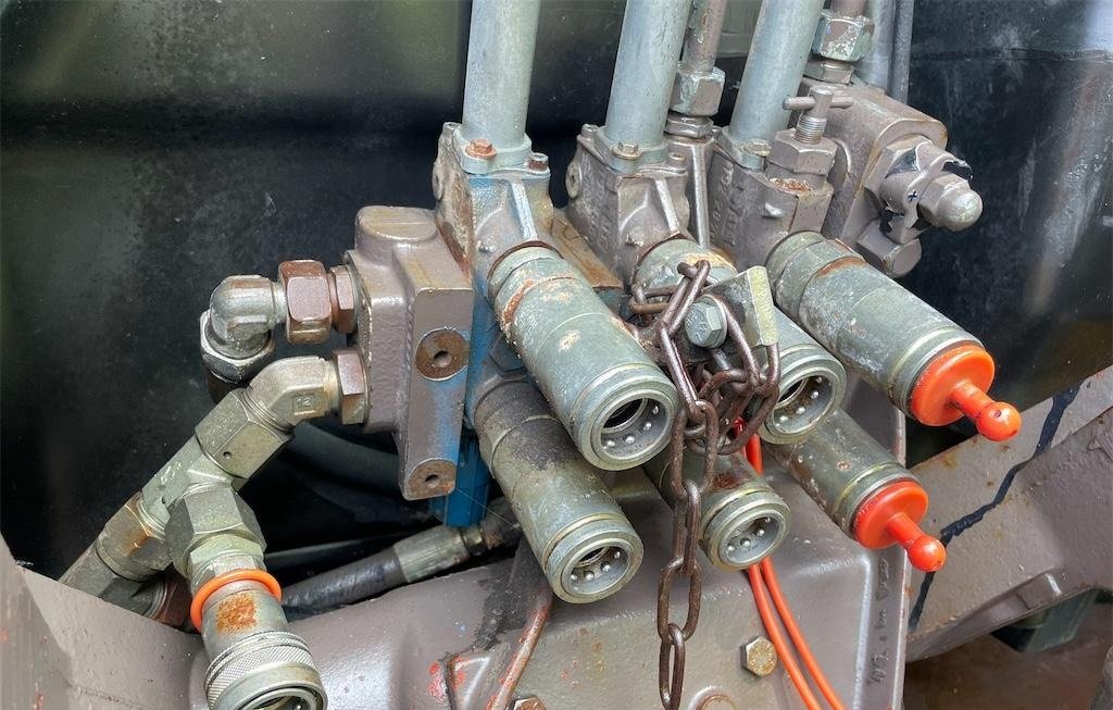 massey ferguson 6150 4wd – 97 ch – 6 437 h – 1998