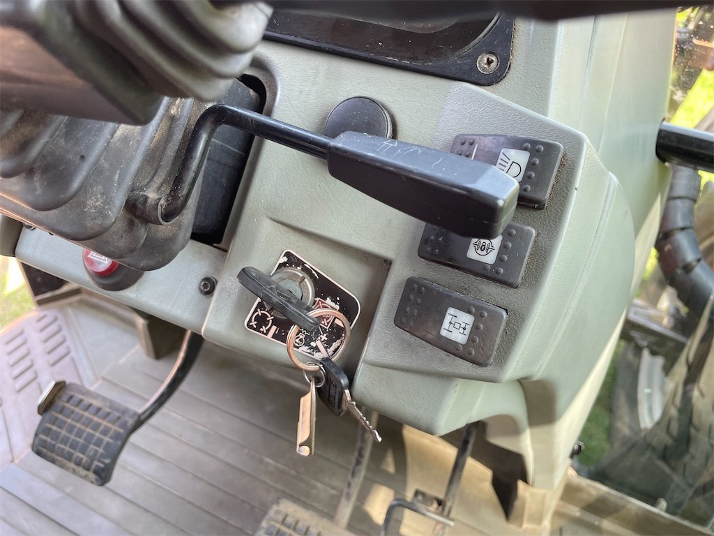 massey ferguson 6150 4wd – 97 ch – 6 437 h – 1998