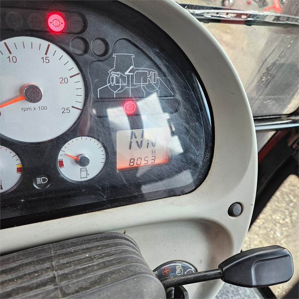 massey ferguson 6465 dyna 6 – 120 ch – 8 053 h – 2006