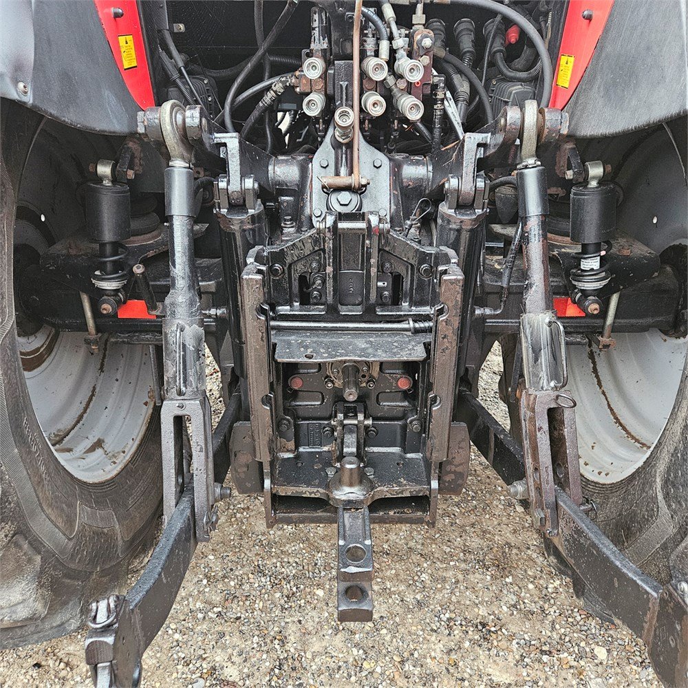 massey ferguson 6465 dyna 6 – 120 ch – 8 053 h – 2006