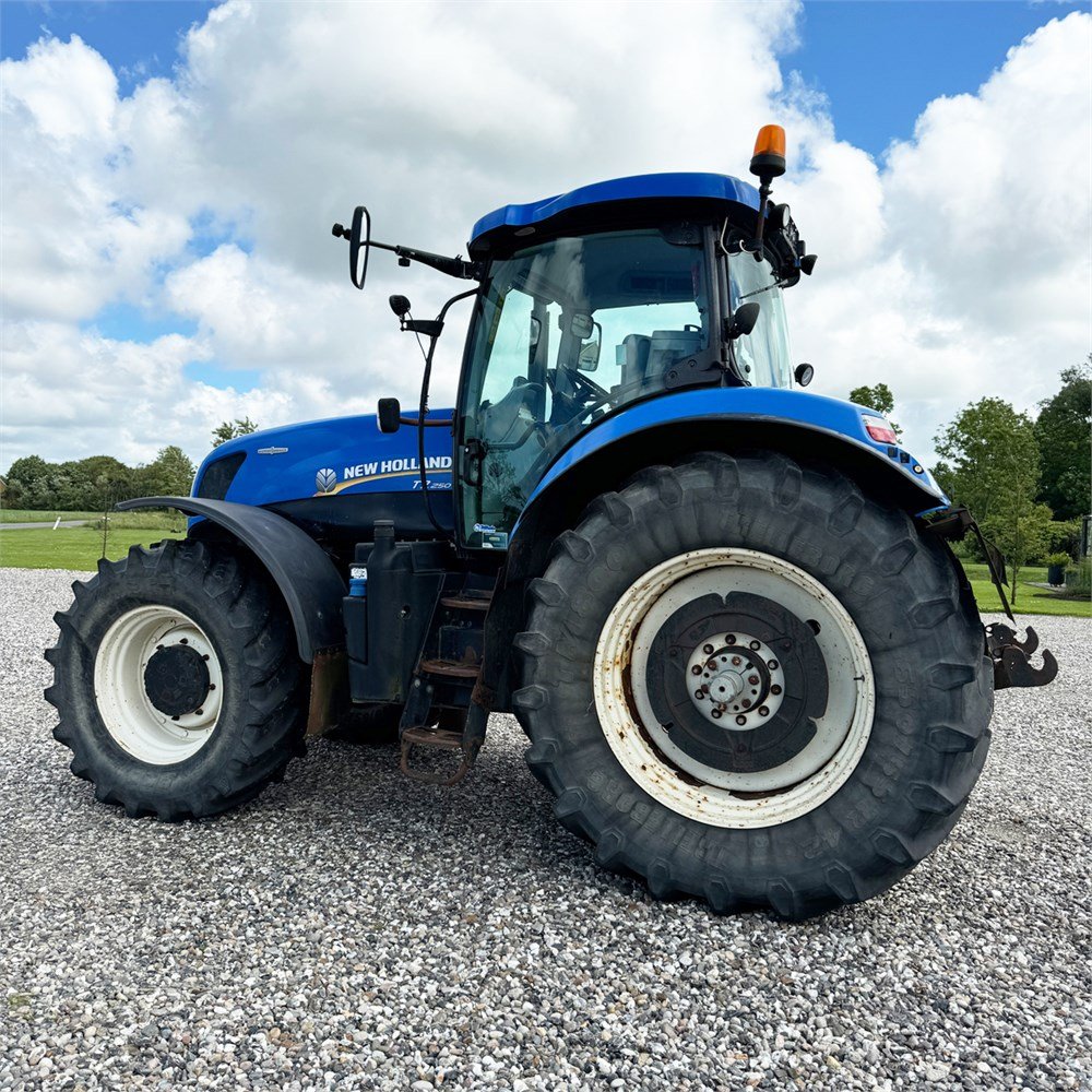 new holland t 7.250 auto command – 200 ch – 2012 – 7 775 h