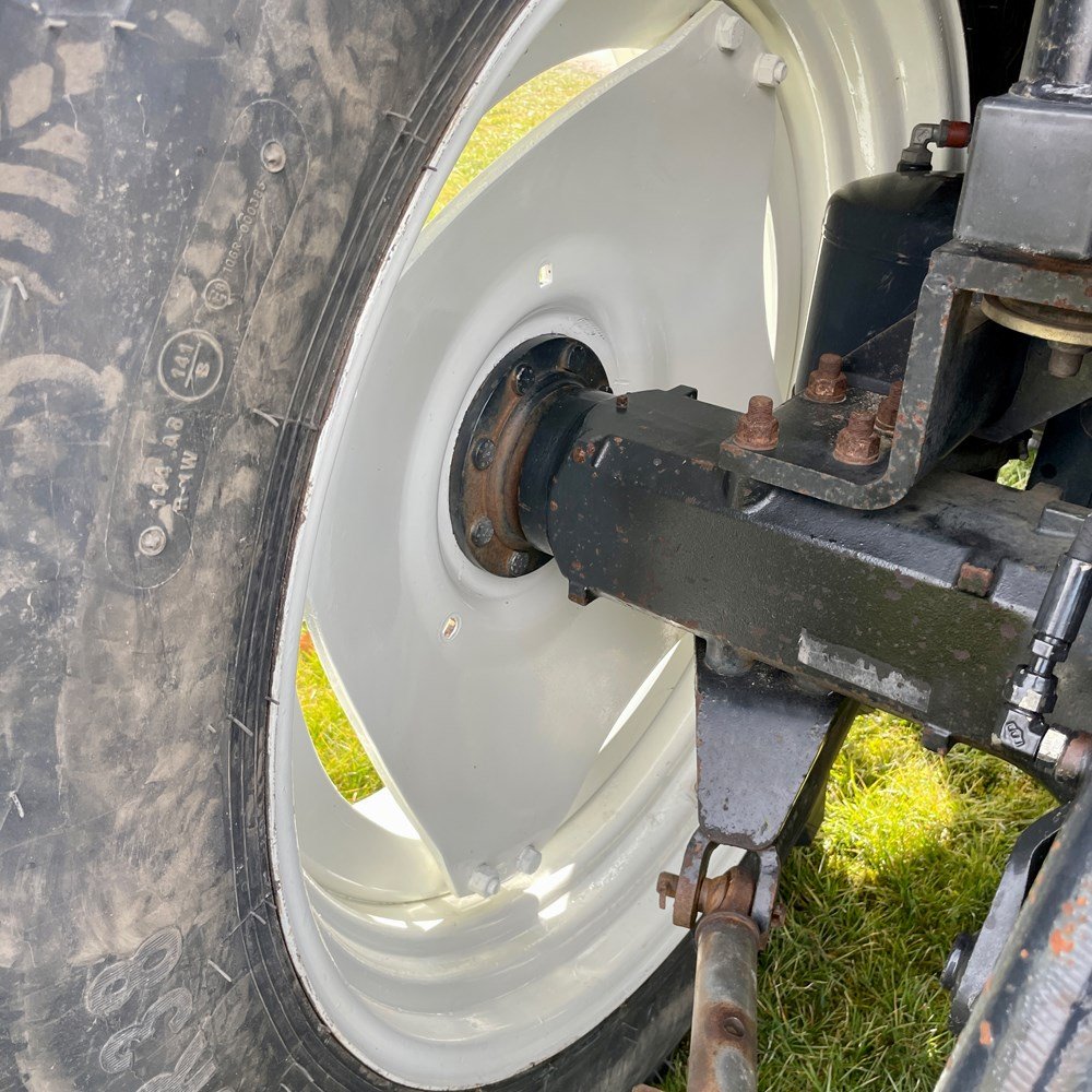 new holland ts100a – 101 ch – 2005 – 4t5 – 6 701 h – chargeur frontal