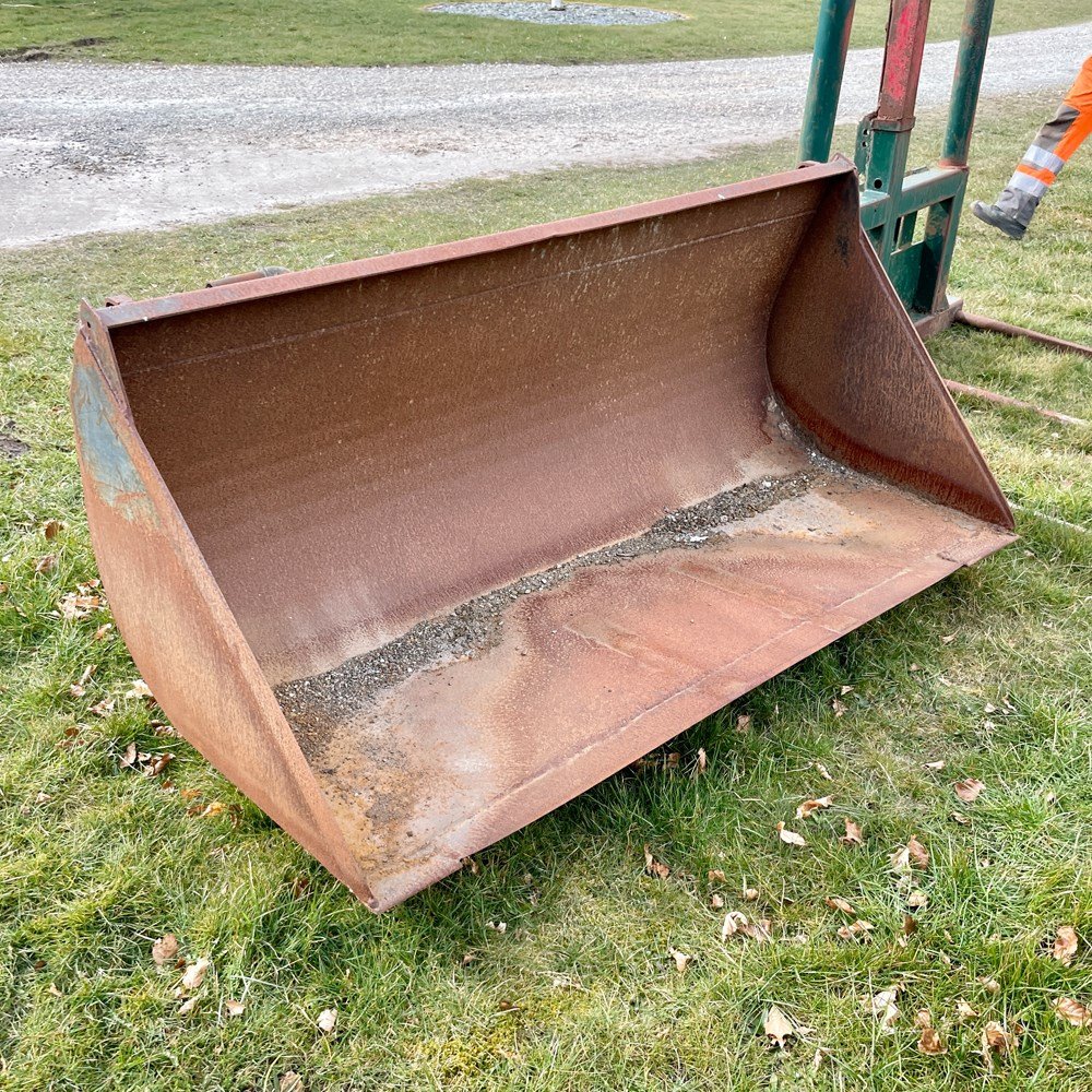 new holland ts100a – 101 ch – 2005 – 4t5 – 6 701 h – chargeur frontal