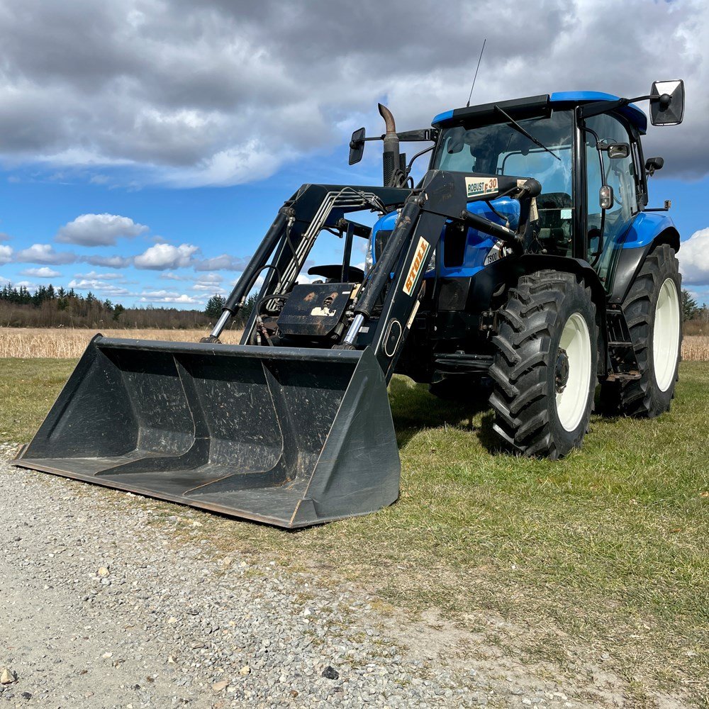 new holland ts100a – 101 ch – 2005 – 4t5 – 6 701 h – chargeur frontal