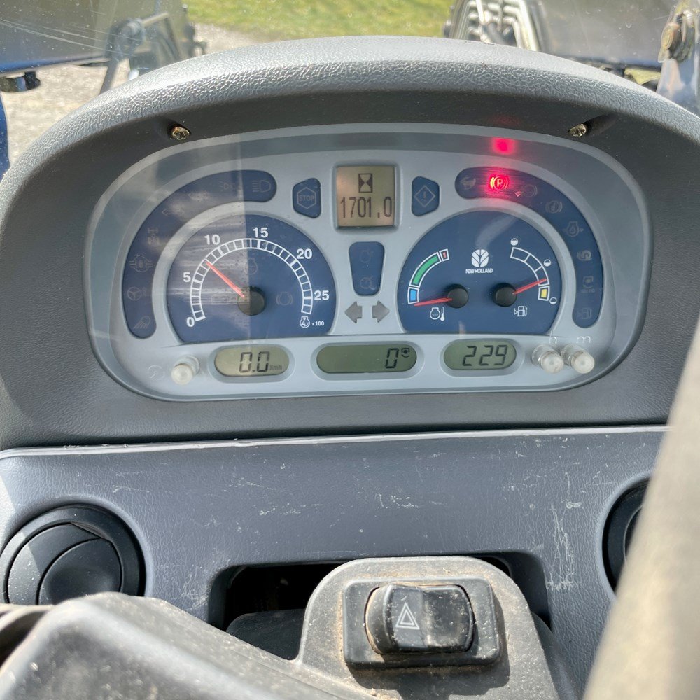 new holland ts100a – 101 ch – 2005 – 4t5 – 6 701 h – chargeur frontal