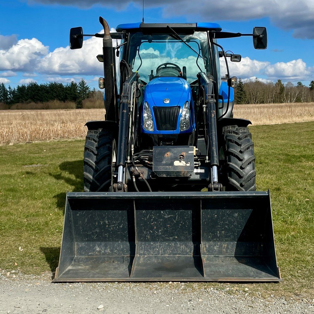 new holland ts100a – 101 ch – 2005 – 4t5 – 6 701 h – chargeur frontal