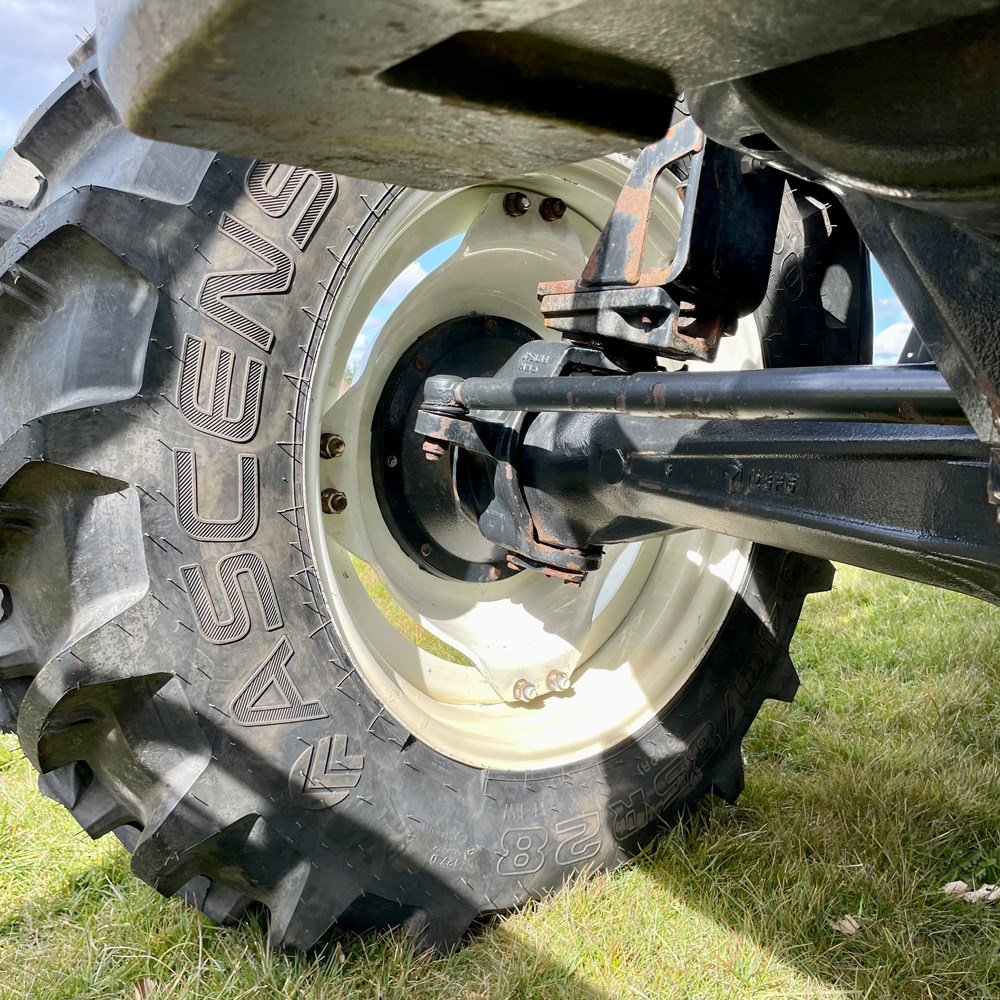 new holland ts100a – 101 ch – 2005 – 4t5 – 6 701 h – chargeur frontal