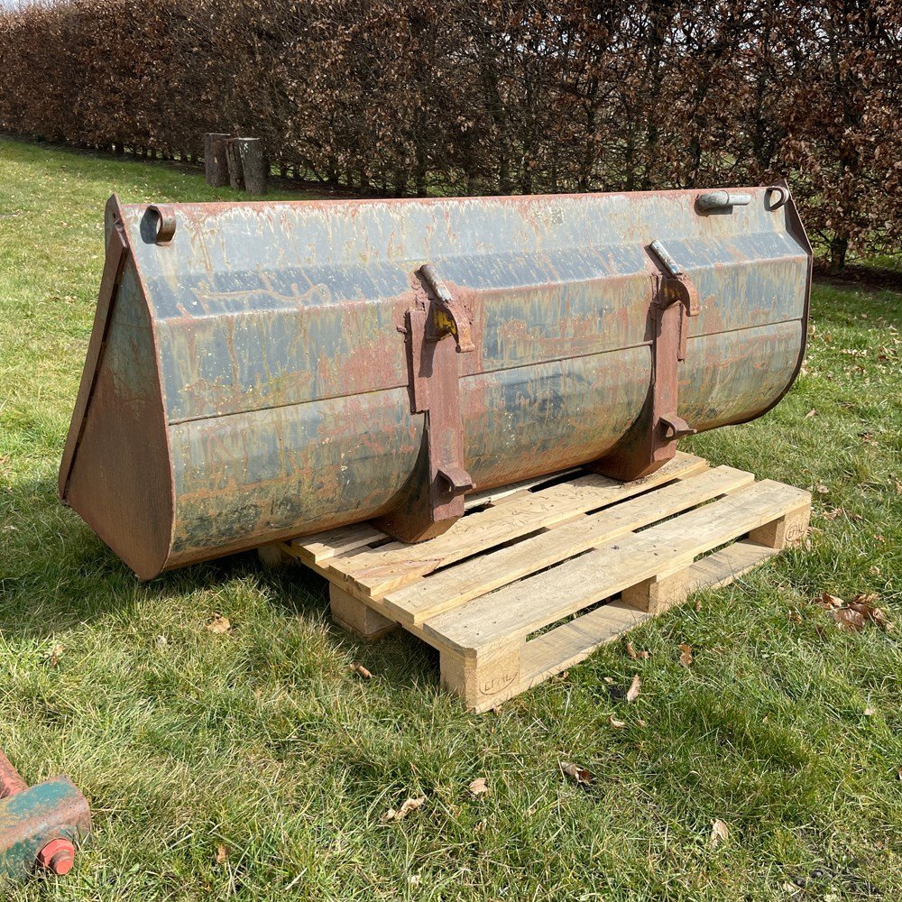 new holland ts100a – 101 ch – 2005 – 4t5 – 6 701 h – chargeur frontal