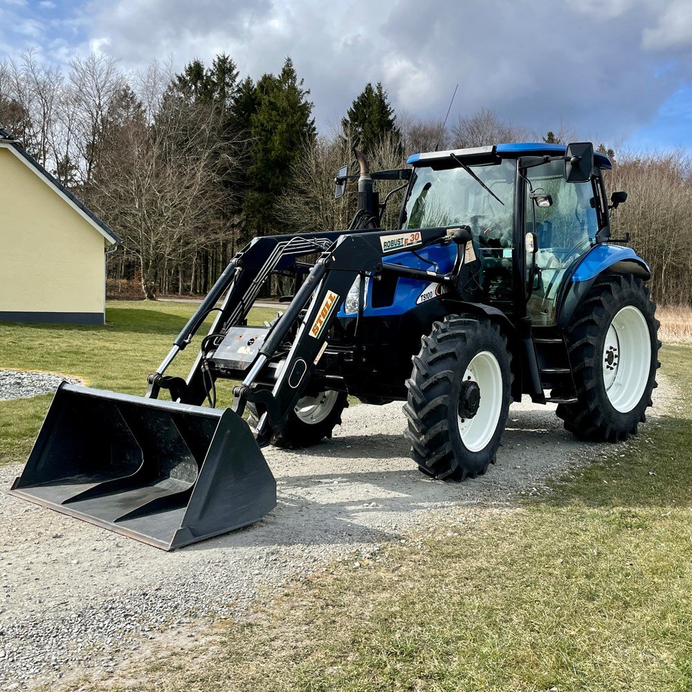 new holland ts100a – 101 ch – 2005 – 4t5 – 6 701 h – chargeur frontal