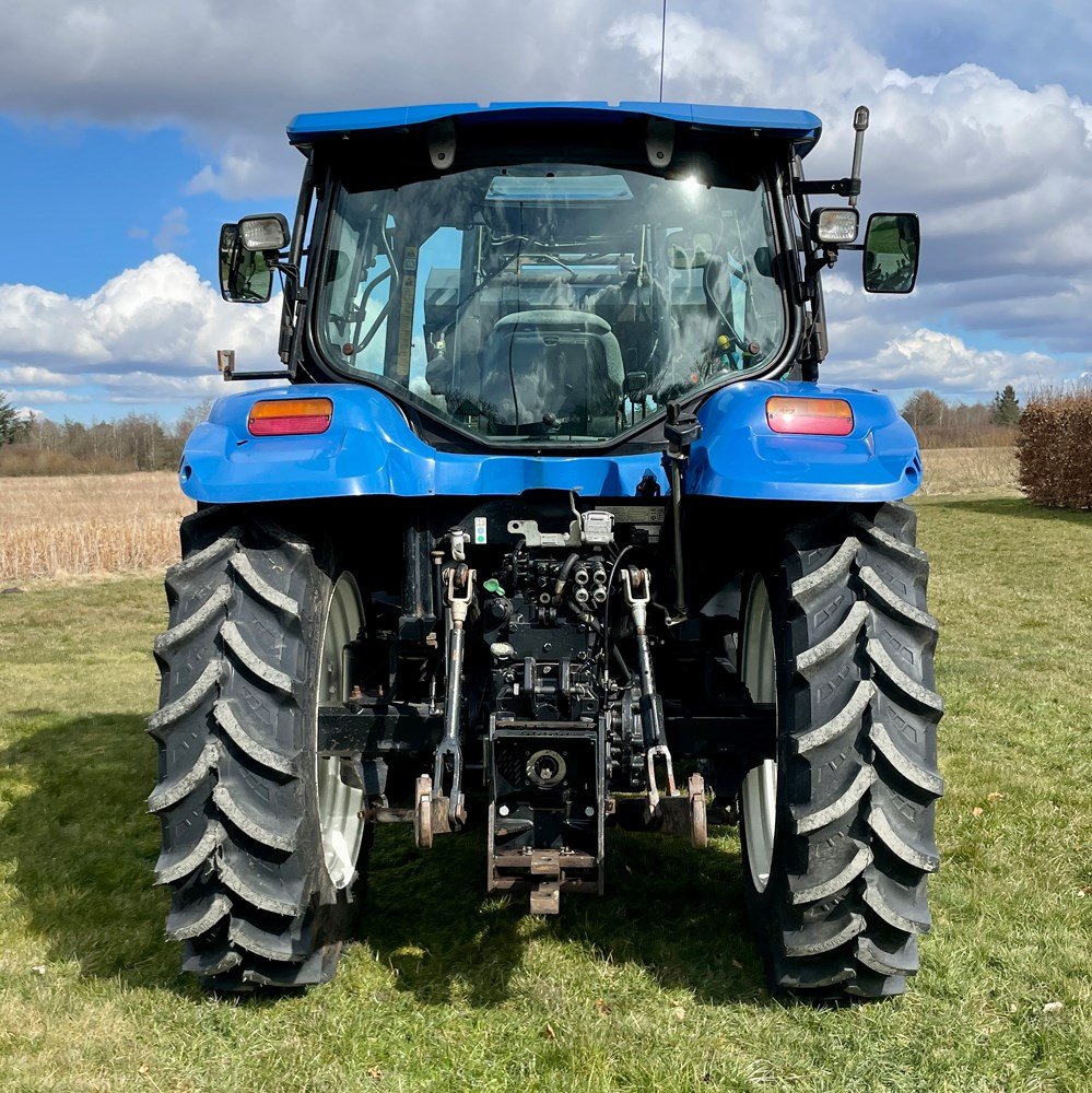 new holland ts100a – 101 ch – 2005 – 4t5 – 6 701 h – chargeur frontal