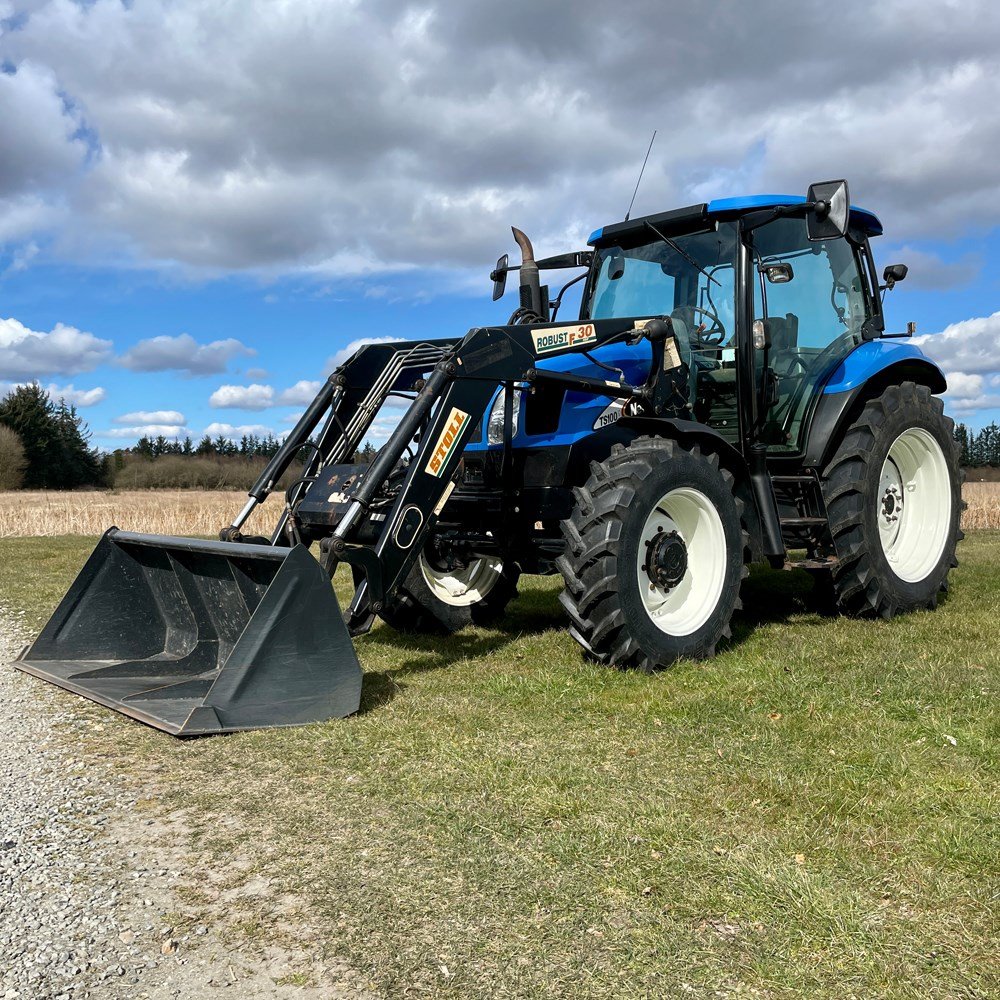 new holland ts100a – 101 ch – 2005 – 4t5 – 6 701 h – chargeur frontal