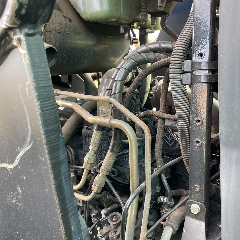 new holland ts100a – 101 ch – 2005 – 4t5 – 6 701 h – chargeur frontal