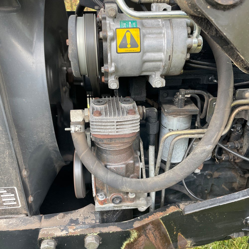 new holland ts100a – 101 ch – 2005 – 4t5 – 6 701 h – chargeur frontal