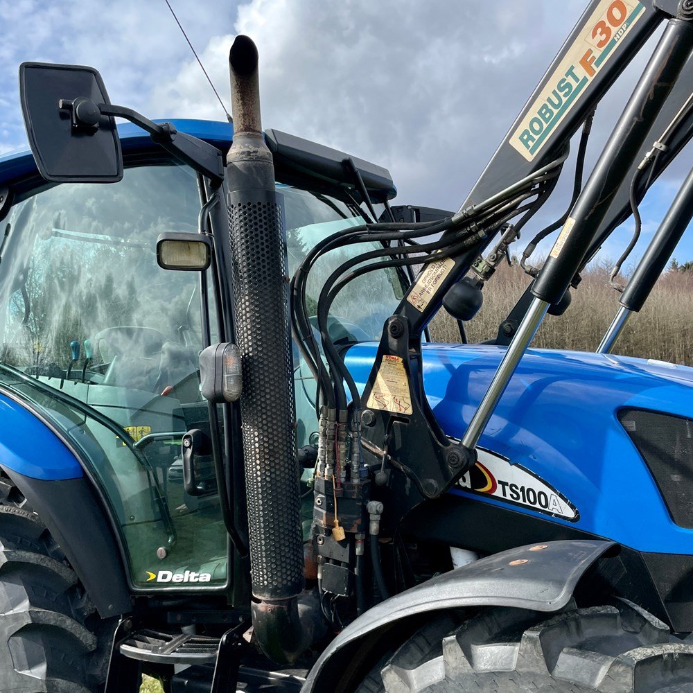 new holland ts100a – 101 ch – 2005 – 4t5 – 6 701 h – chargeur frontal