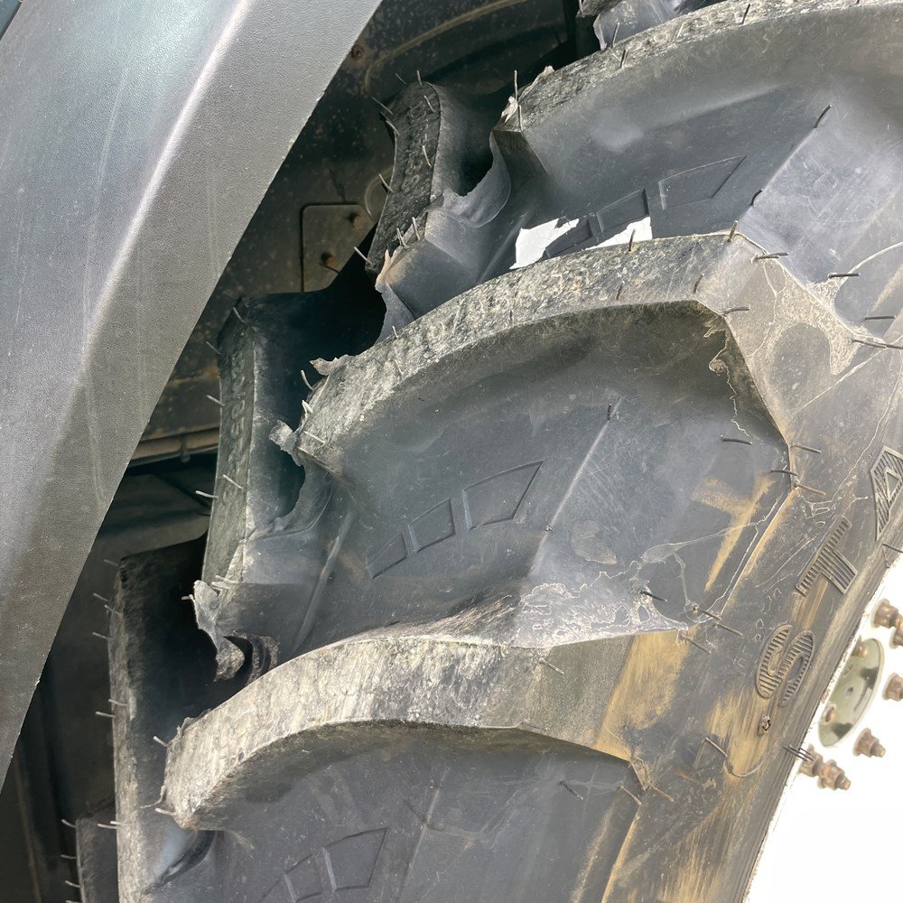 new holland ts100a – 101 ch – 2005 – 4t5 – 6 701 h – chargeur frontal