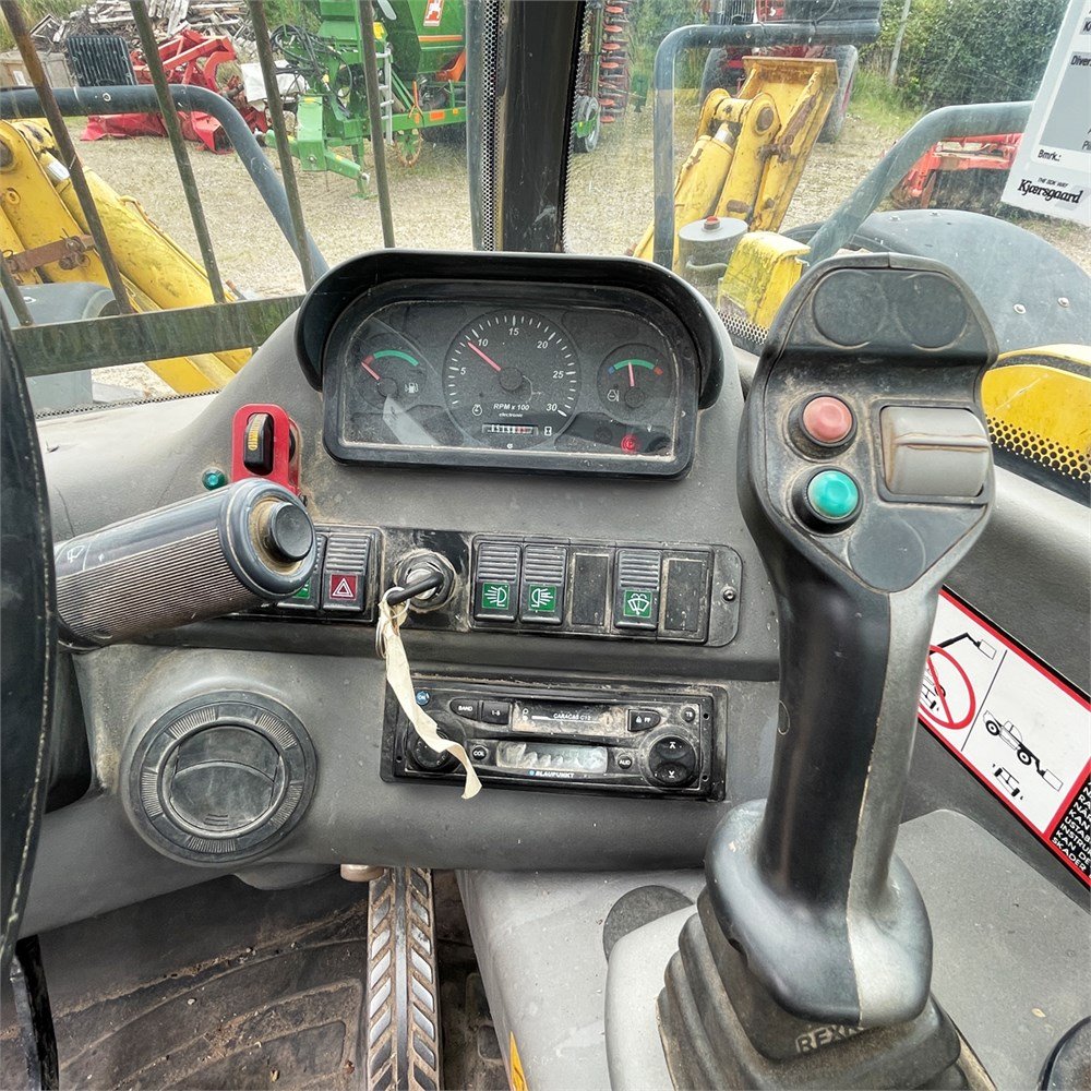 new holland lm 1740 – 17 m – 5 200 h – 2003